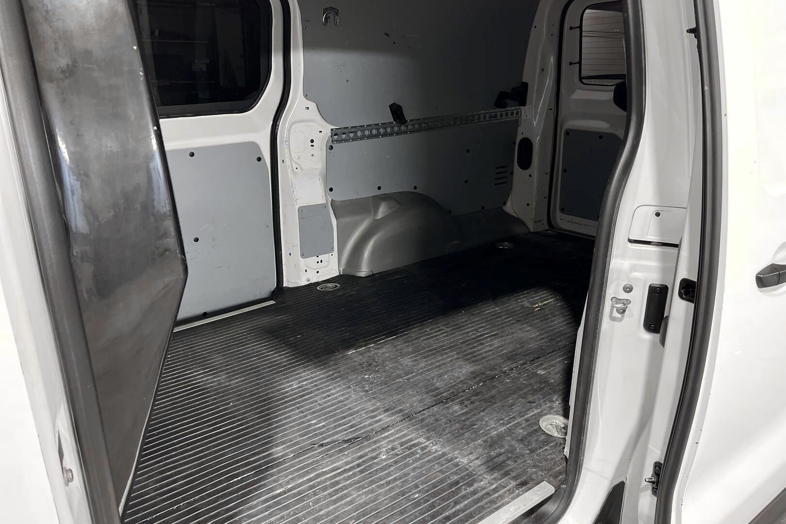 Toyota Proace iso kuva 15