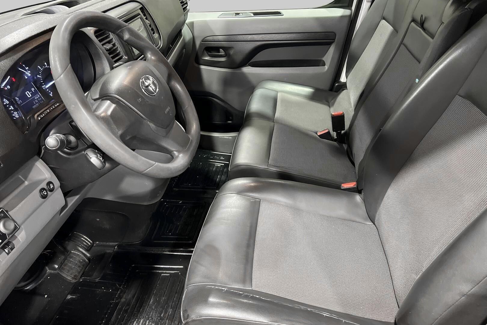 Toyota Proace iso kuva 9