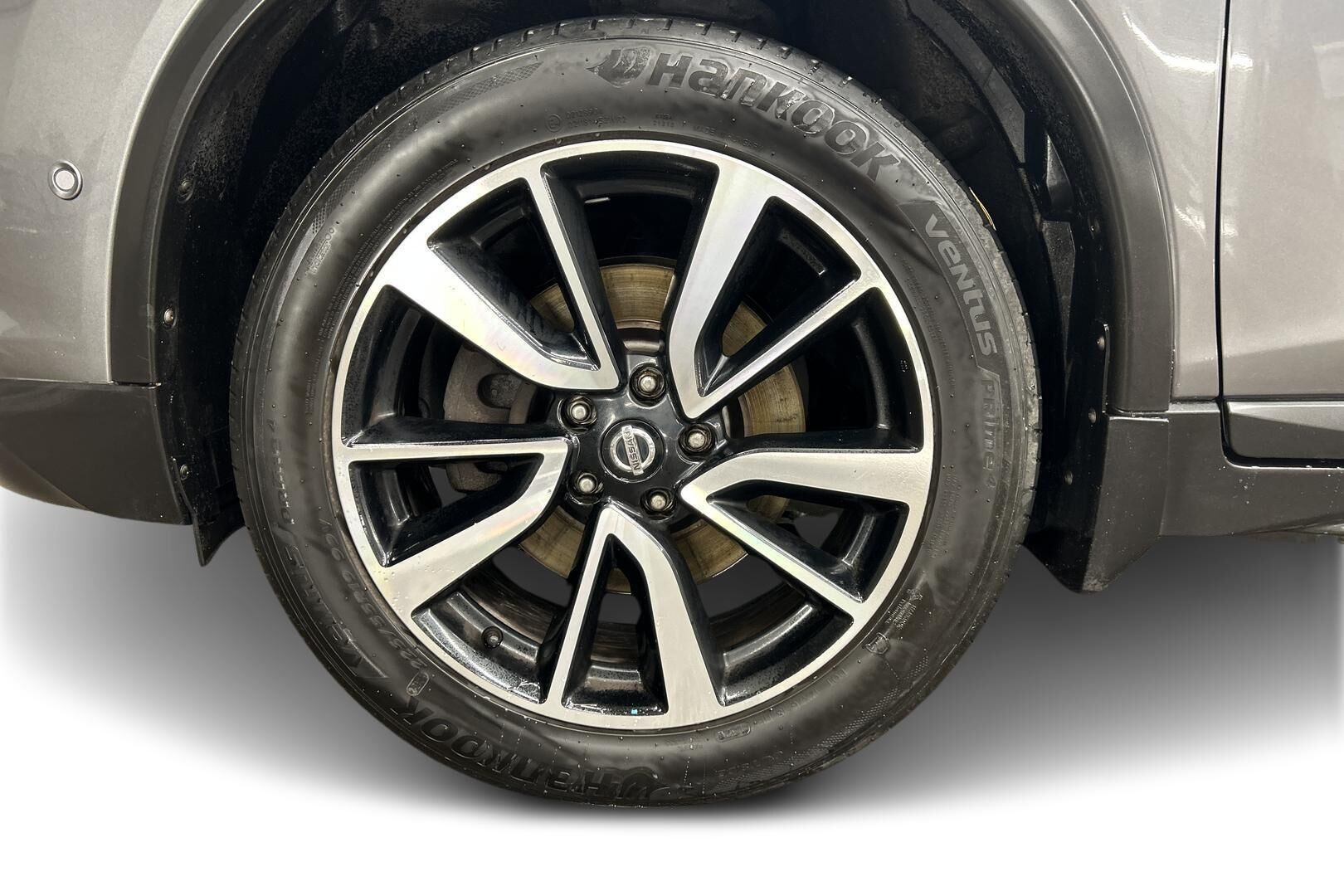 Nissan X-Trail iso kuva 13
