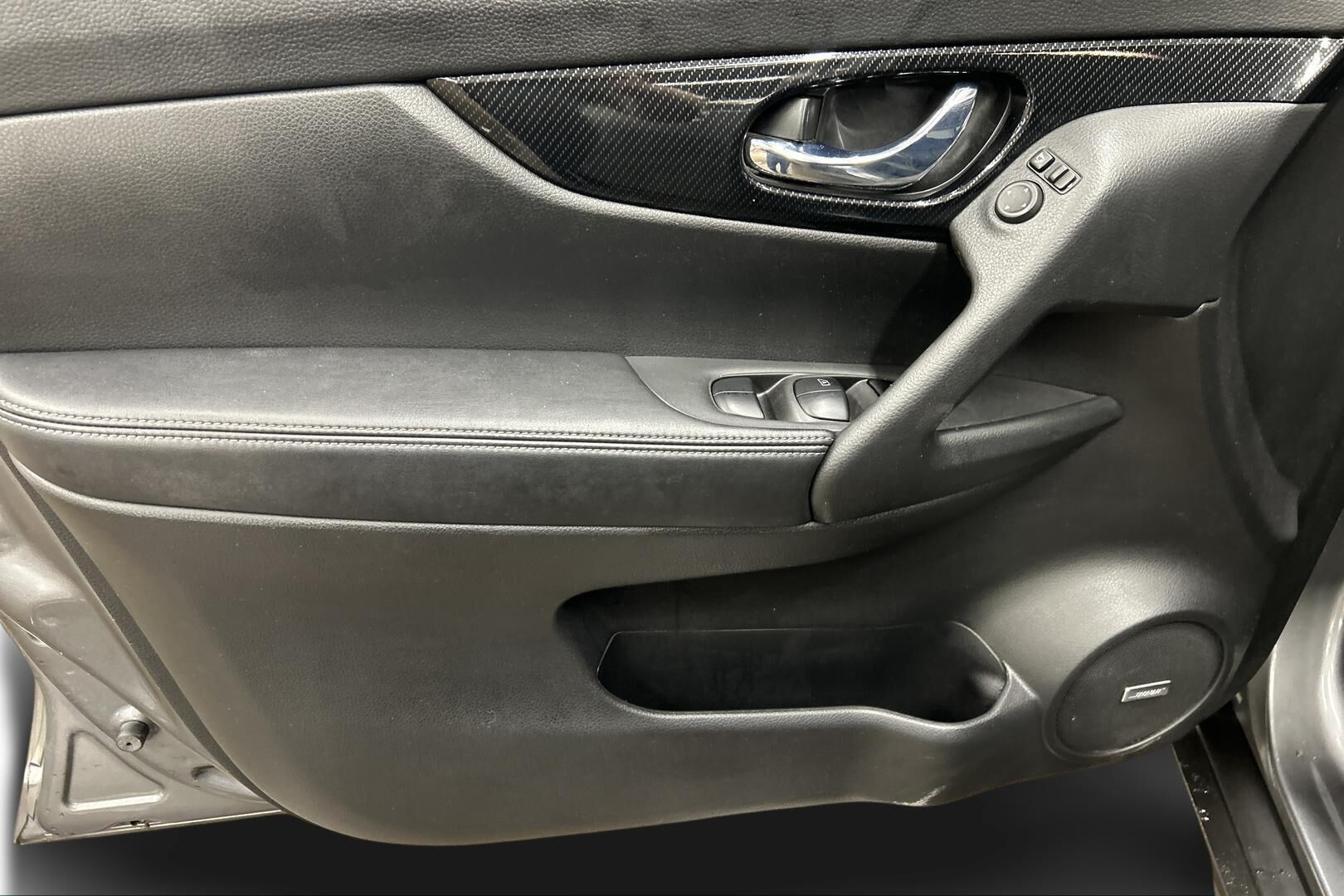 Nissan X-Trail iso kuva 14