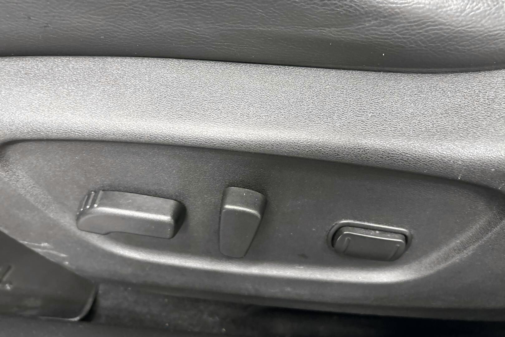 Nissan X-Trail iso kuva 16