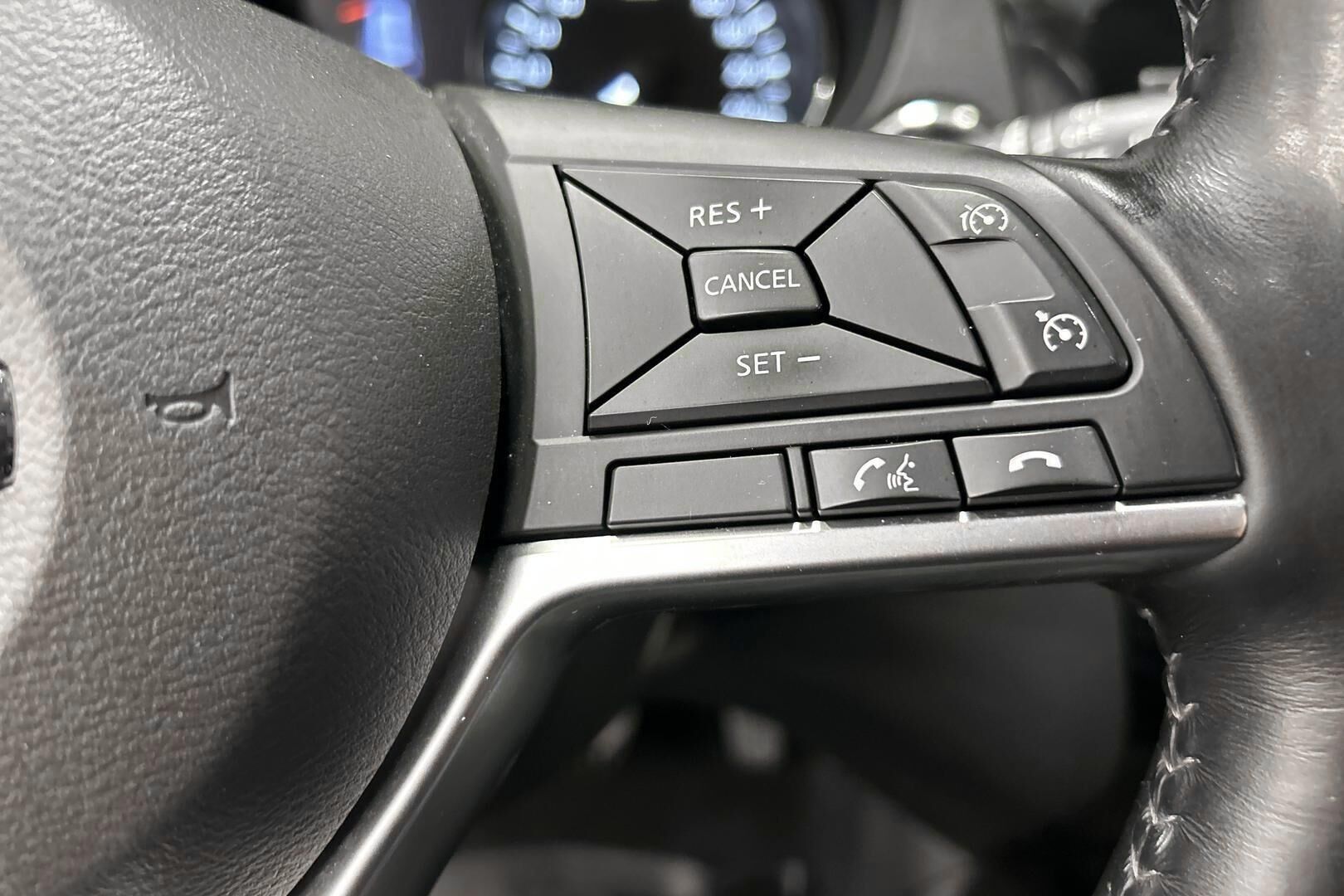 Nissan X-Trail iso kuva 19