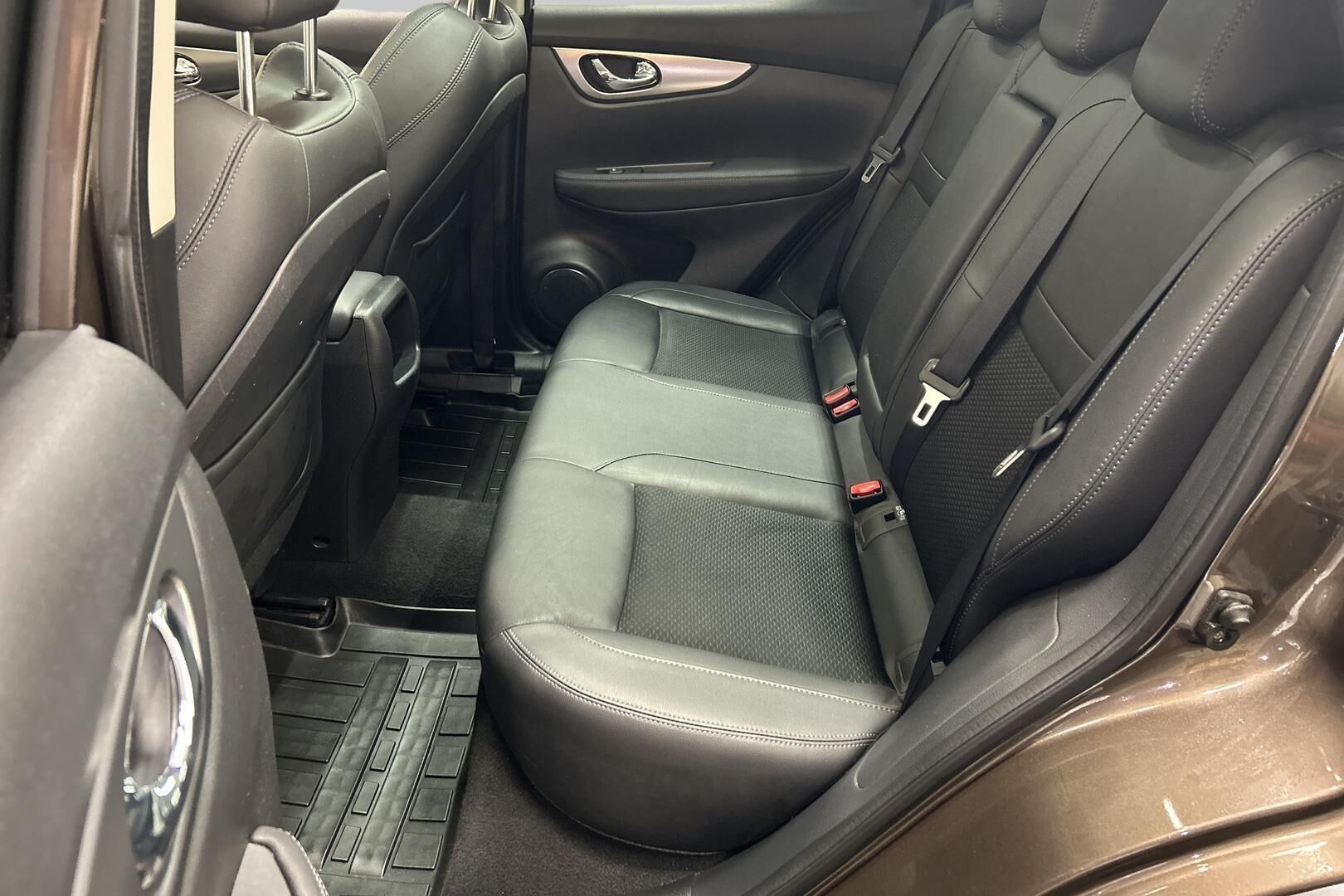 Nissan Qashqai iso kuva 10