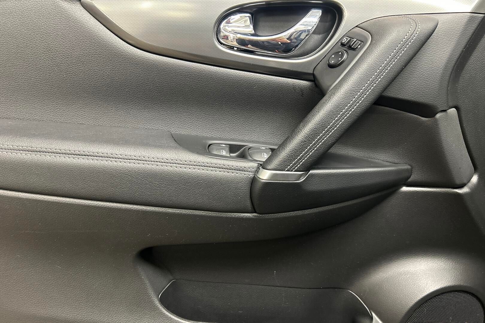 Nissan Qashqai iso kuva 16