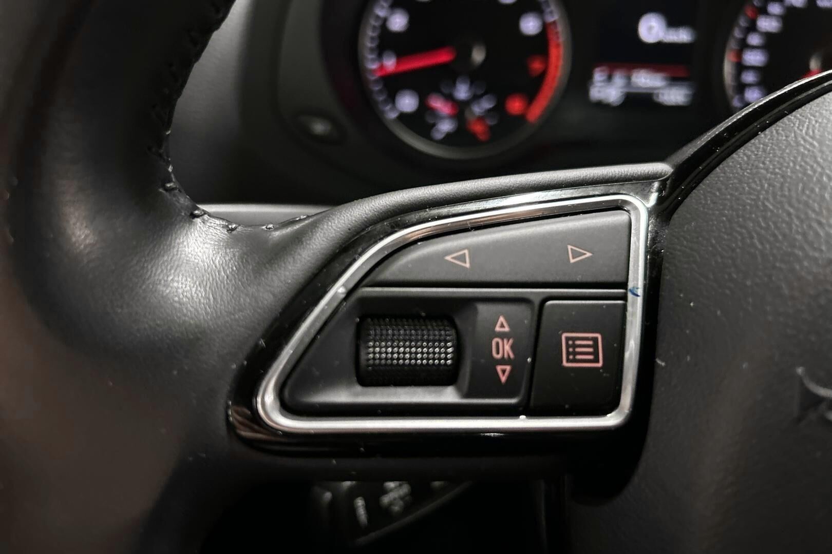Audi Q3 iso kuva 19