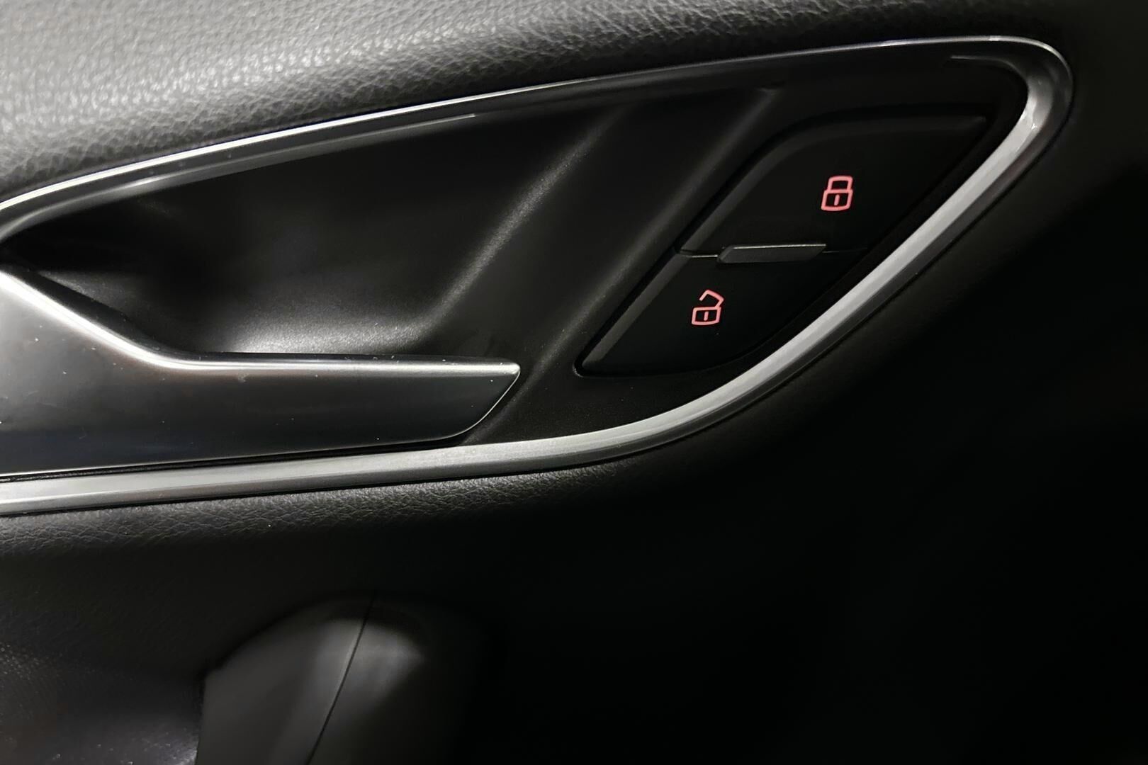 Audi Q3 iso kuva 32