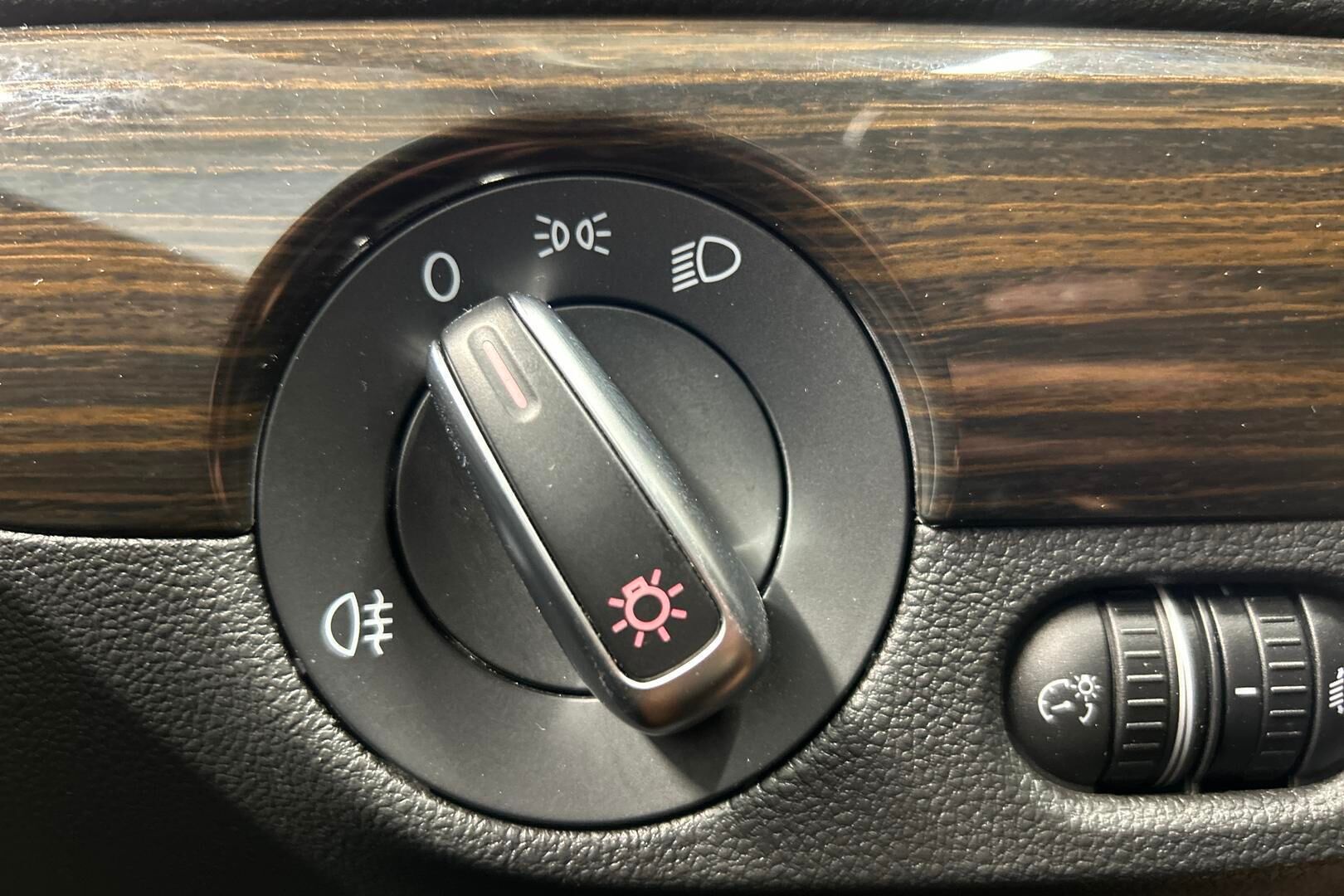 Volkswagen Jetta iso kuva 22