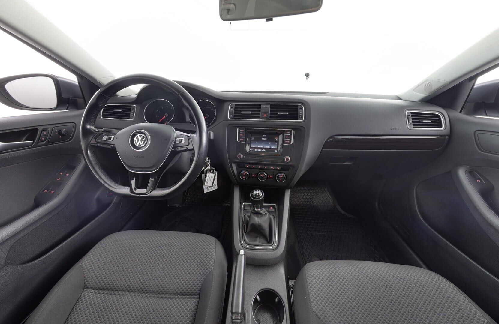 Volkswagen Jetta iso kuva 1
