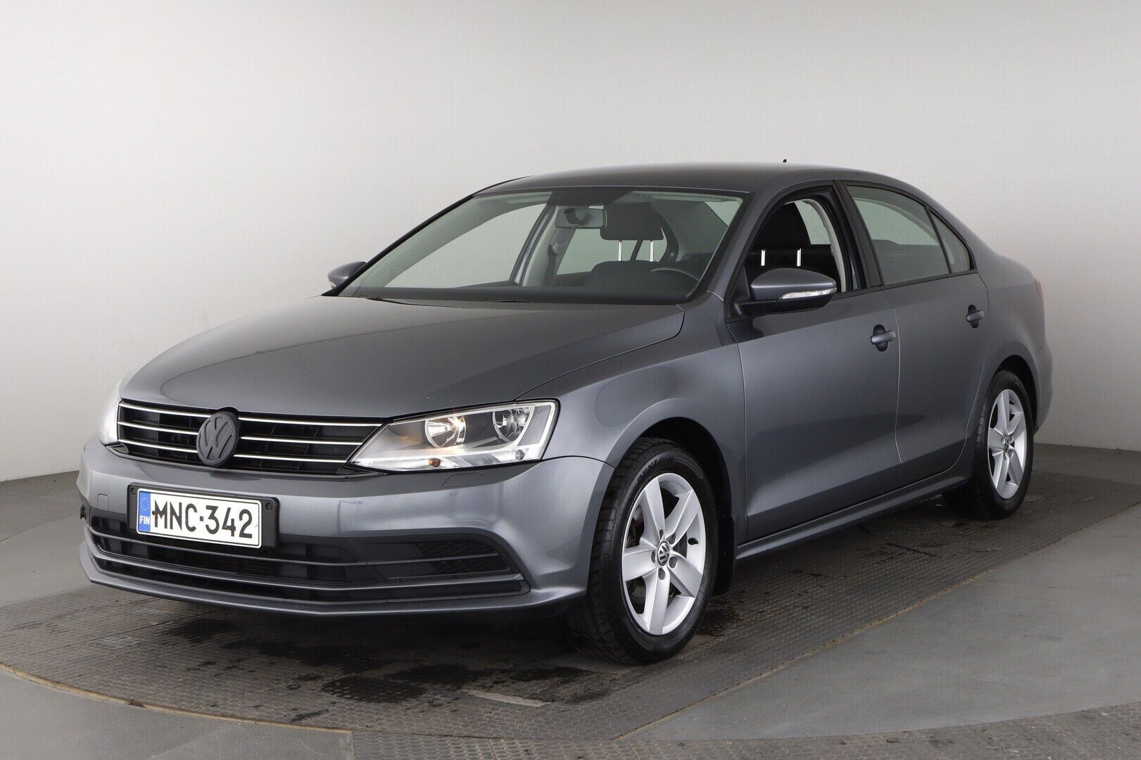 Volkswagen Jetta iso kuva 4