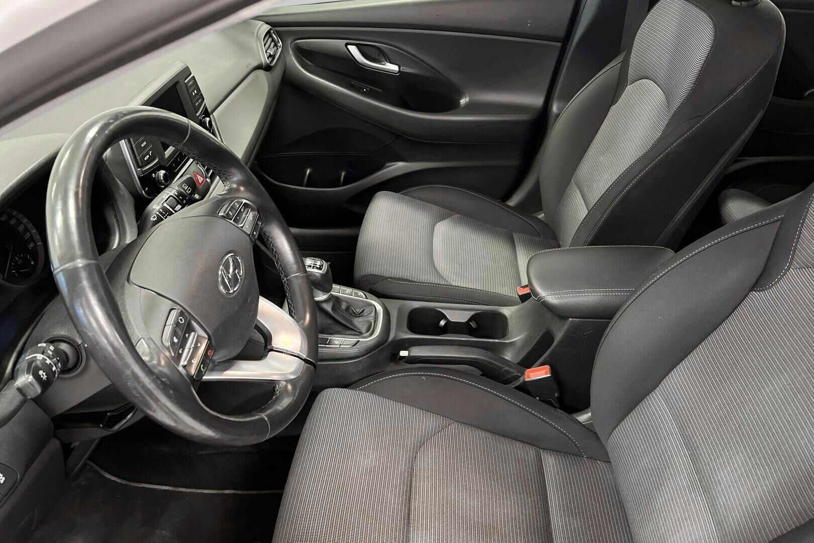 Hyundai i30 Wagon iso kuva 9