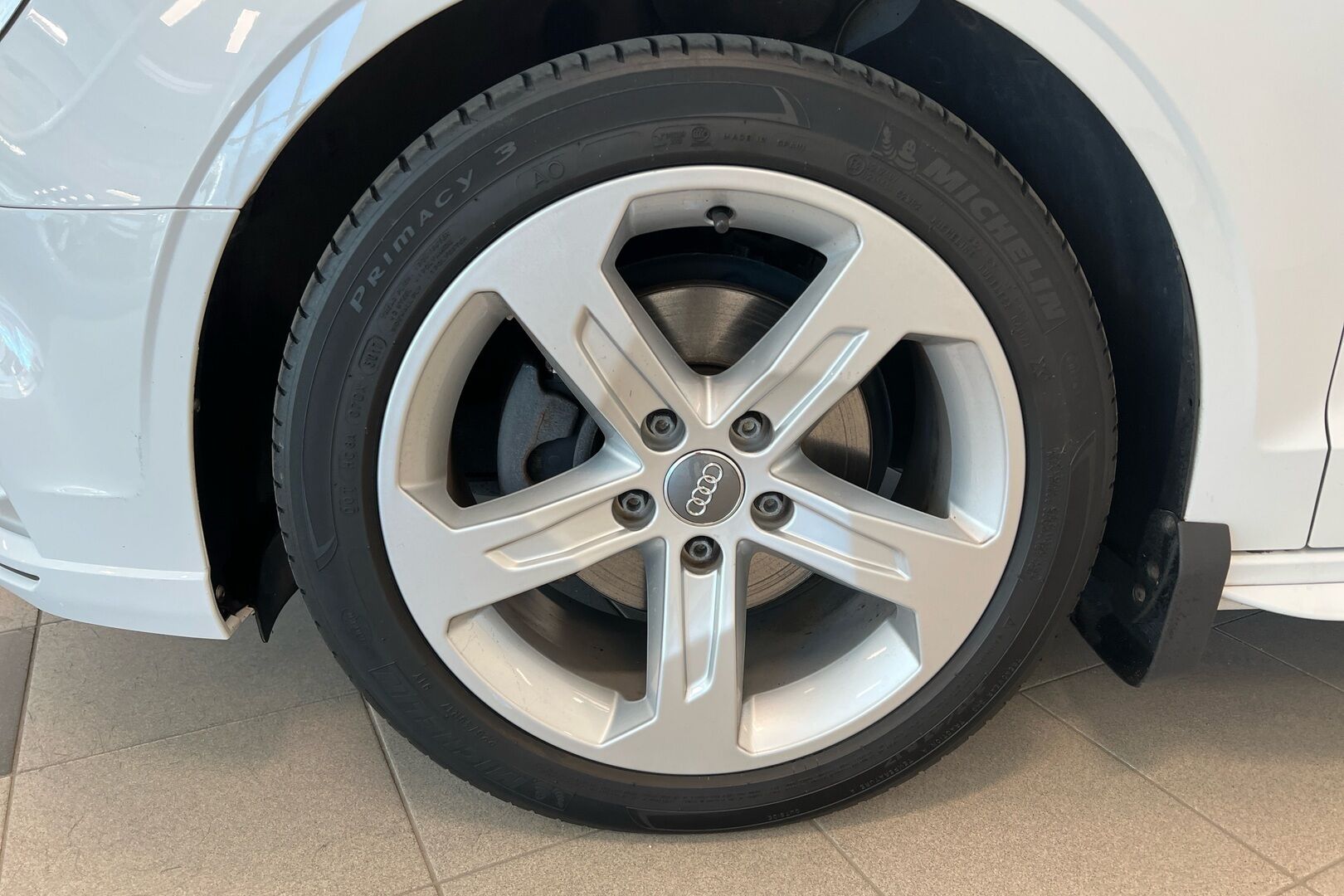 Audi A3 iso kuva 10