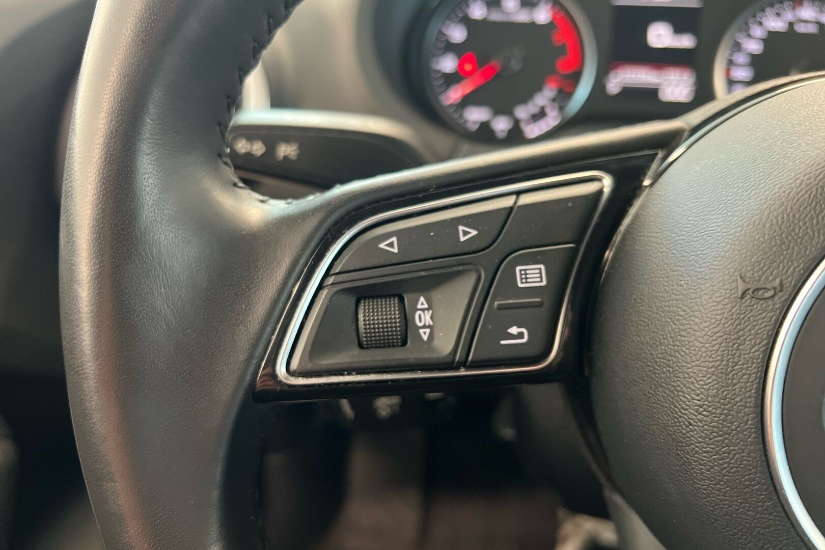 Audi A3 iso kuva 14