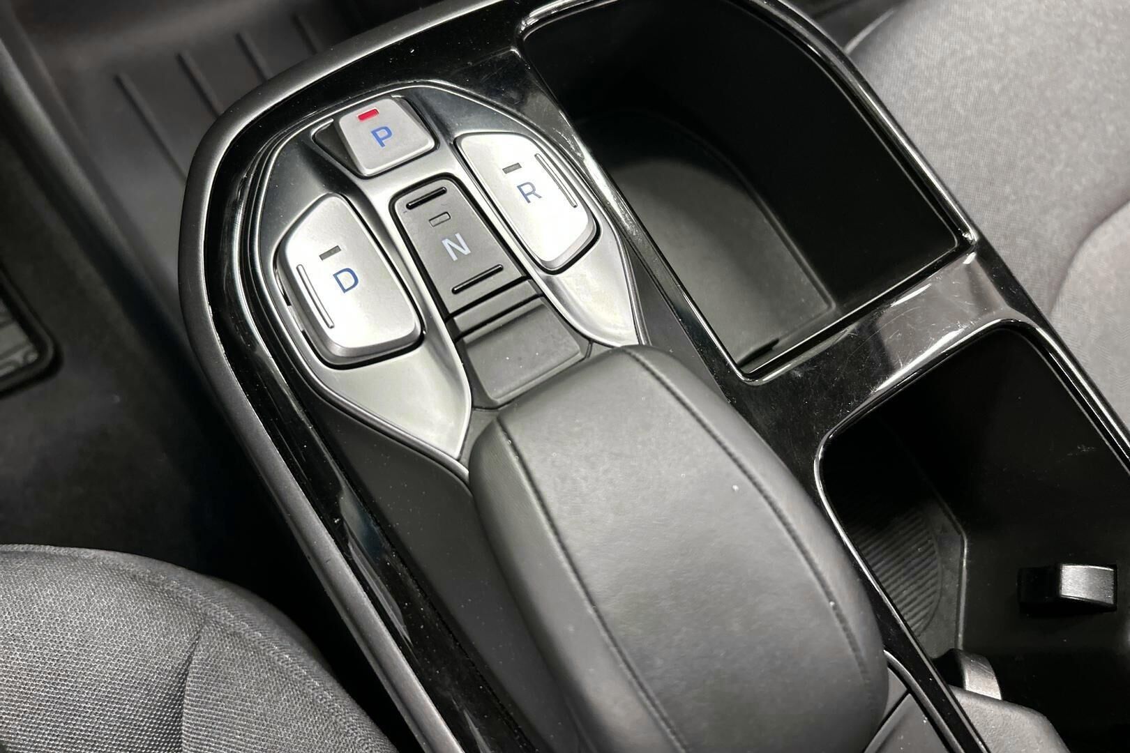 Hyundai IONIQ electric iso kuva 23