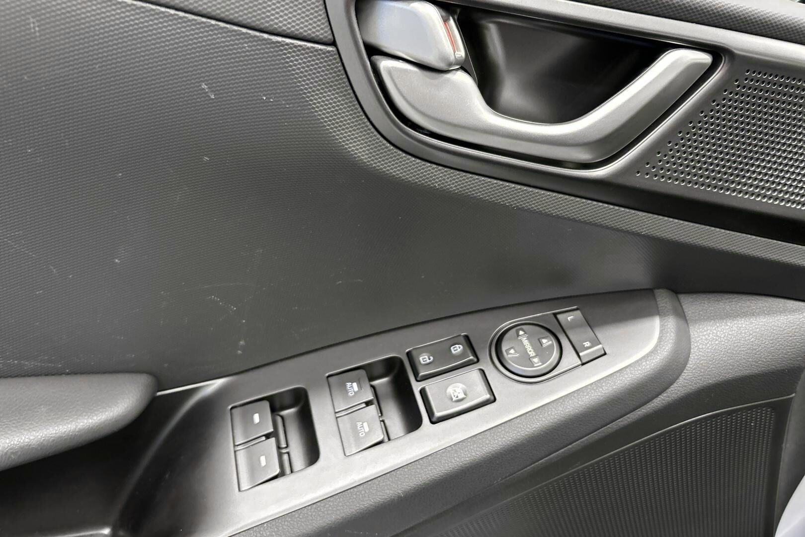 Hyundai IONIQ electric iso kuva 30