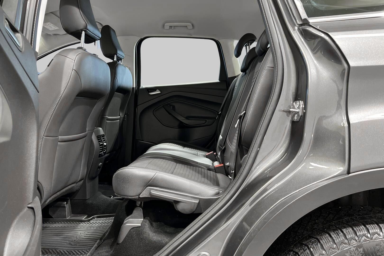 Ford Kuga iso kuva 10