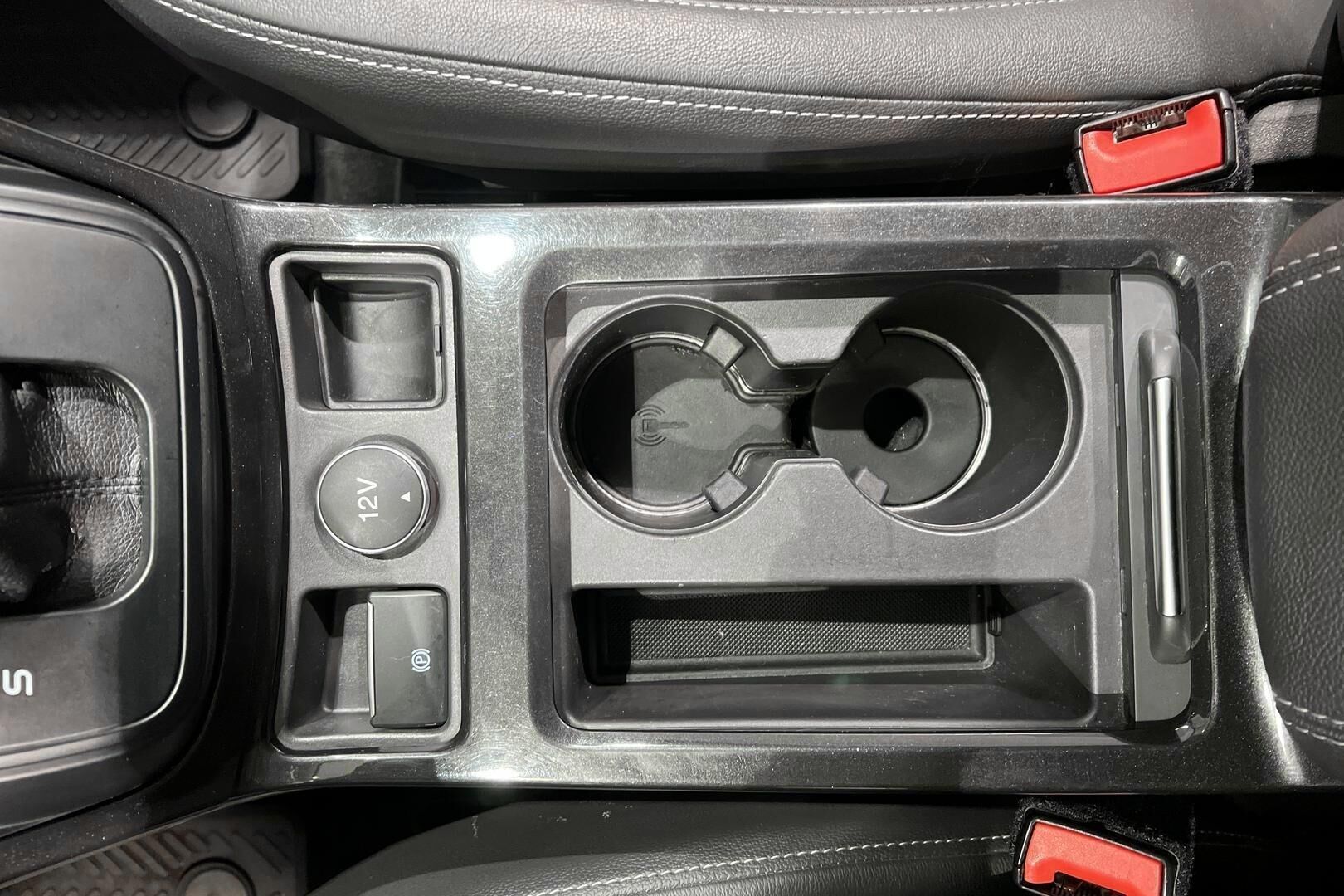 Ford Kuga iso kuva 22