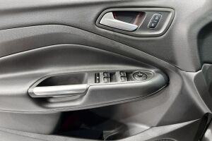 Ford Kuga esikatselu 27