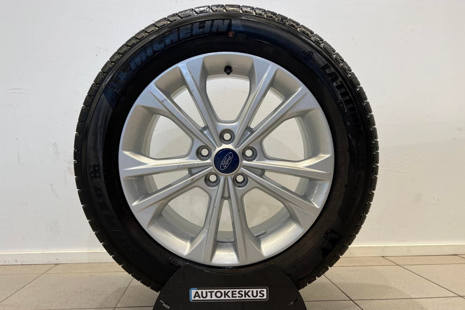 Ford Kuga iso kuva 29