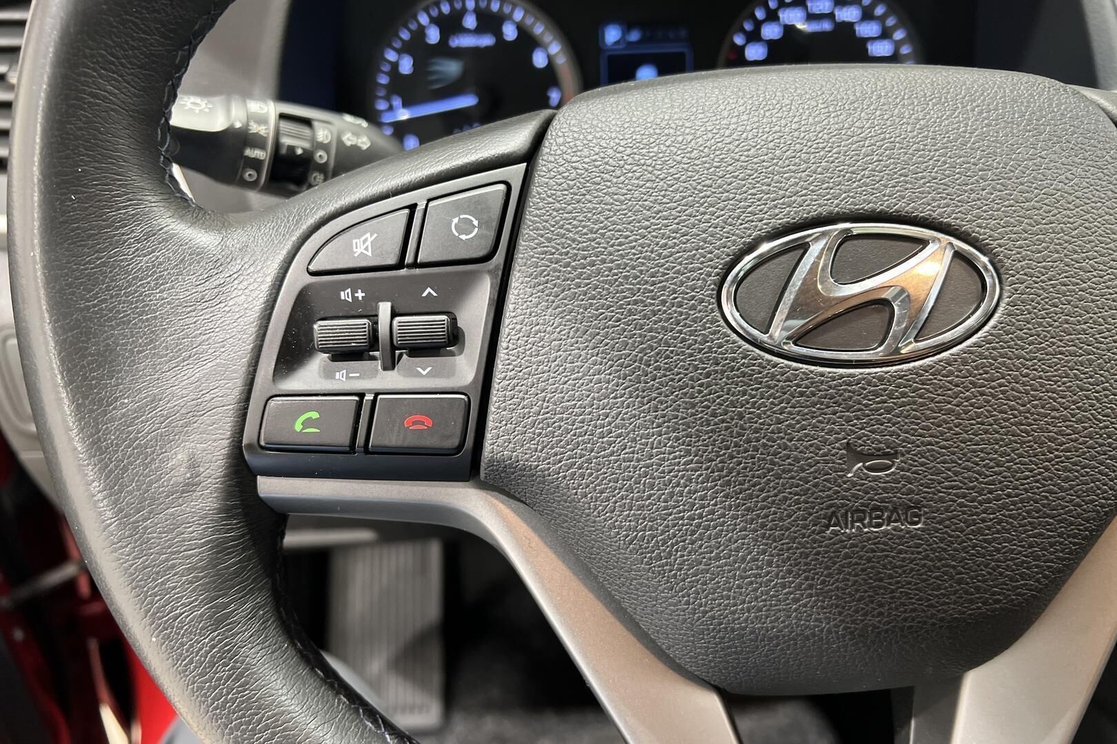 Hyundai Tucson iso kuva 6