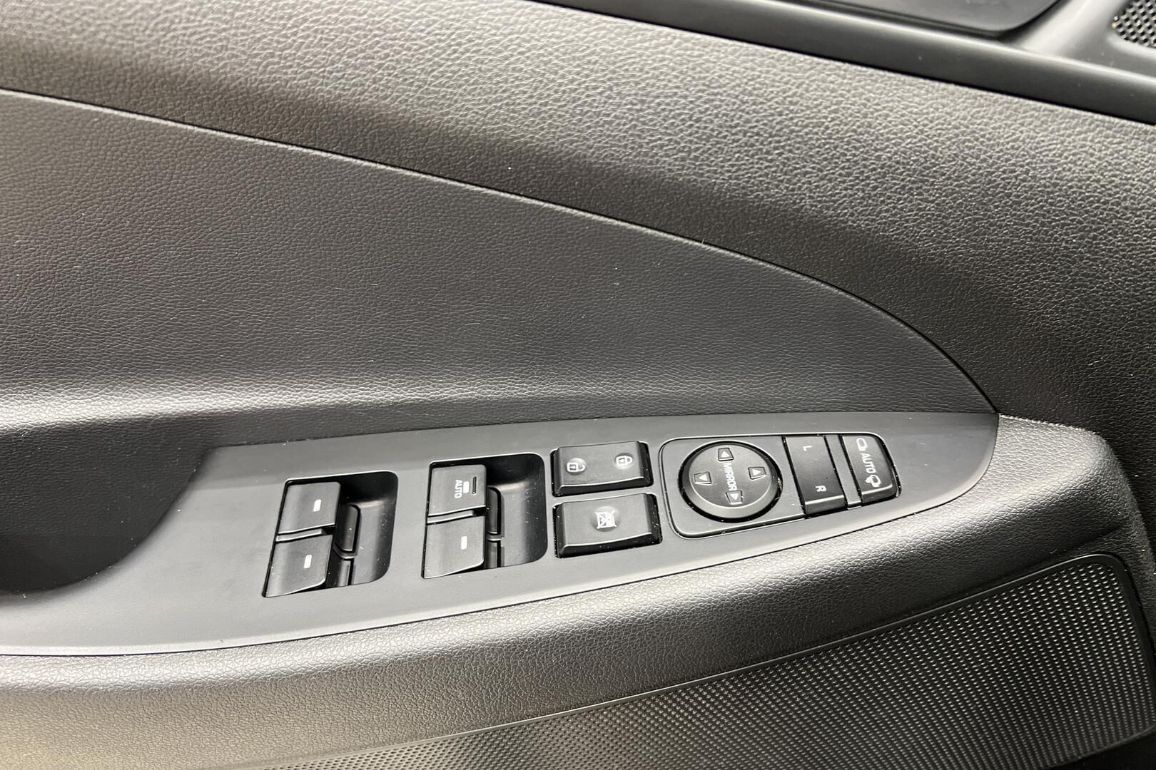 Hyundai Tucson iso kuva 25