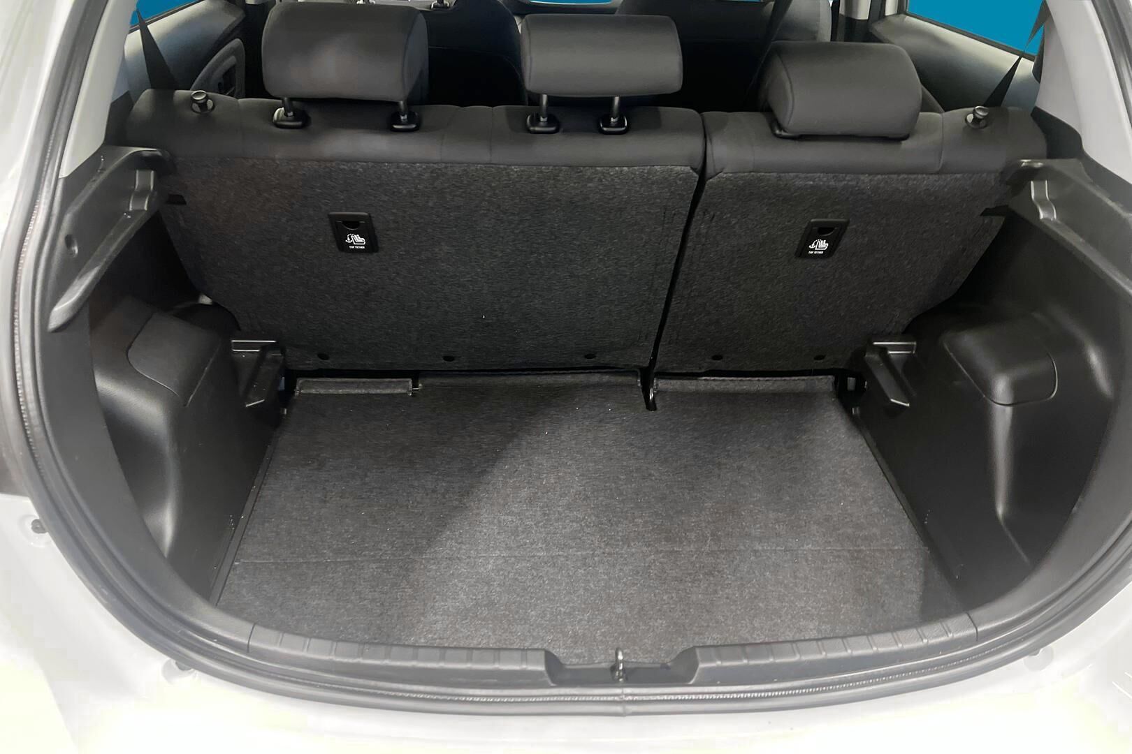 Toyota Yaris iso kuva 11