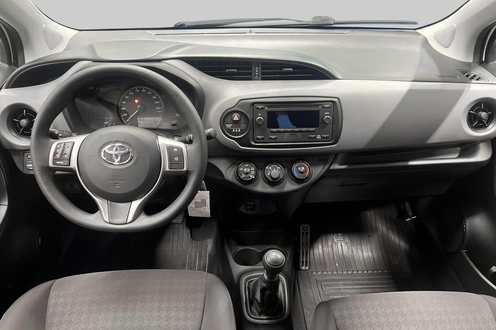 Toyota Yaris iso kuva 15