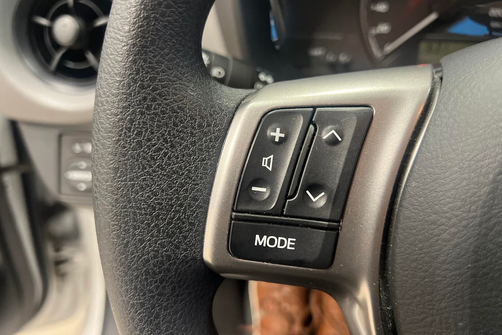 Toyota Yaris iso kuva 18