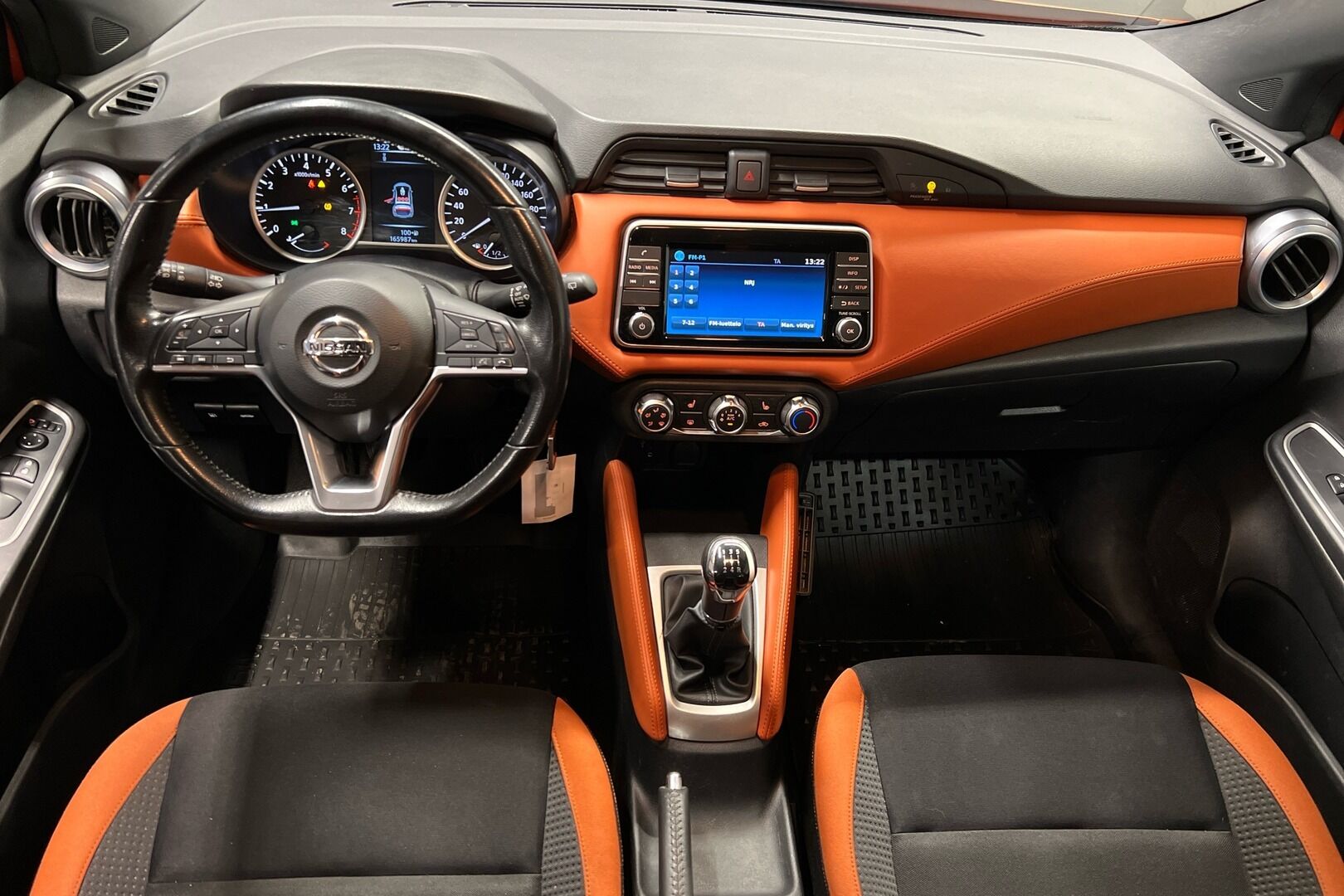 Nissan Micra iso kuva 4