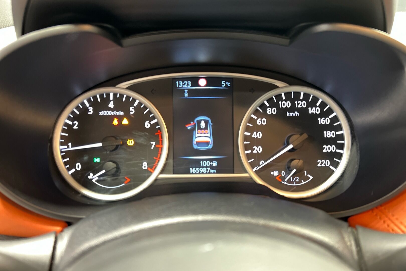 Nissan Micra iso kuva 5