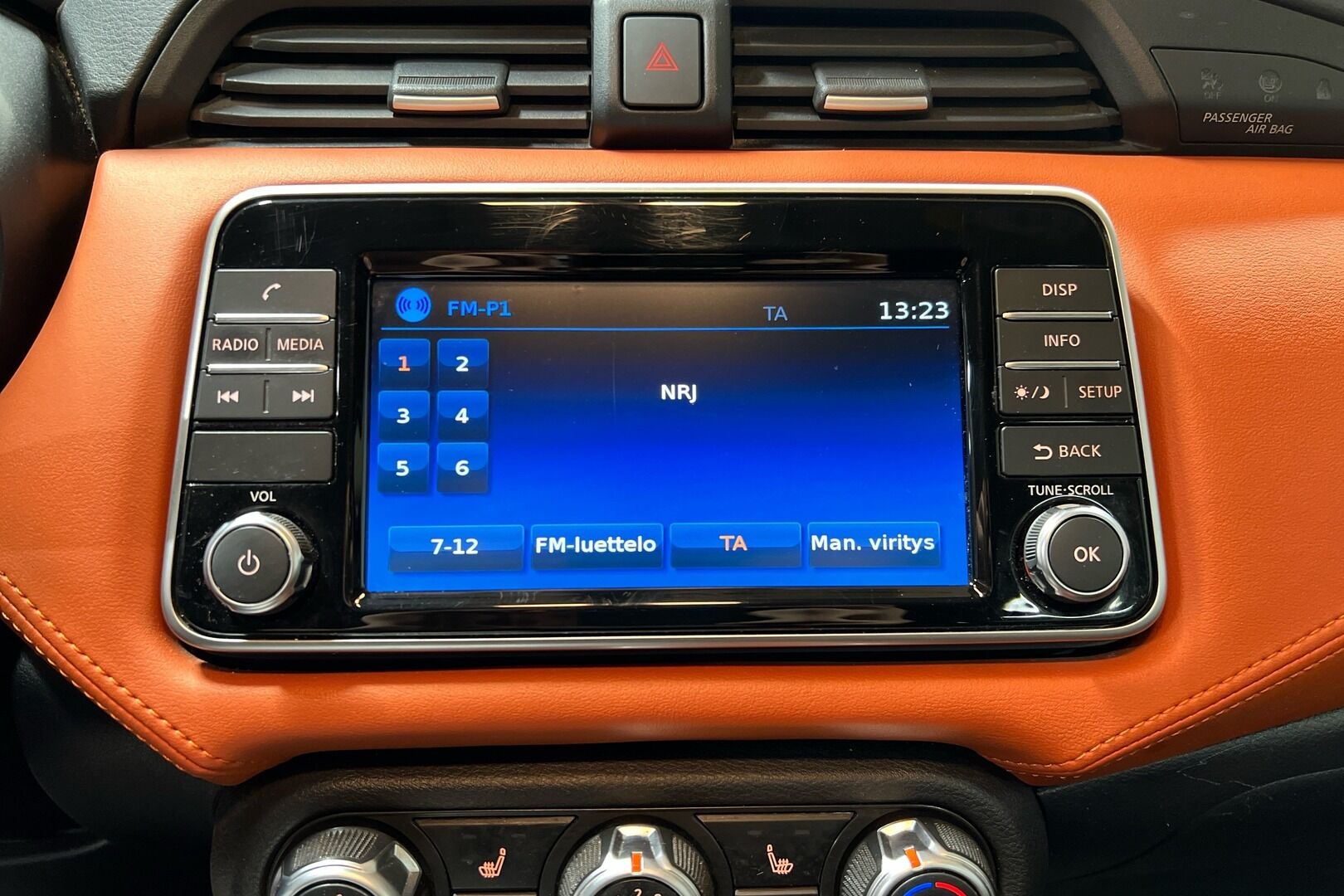 Nissan Micra iso kuva 6