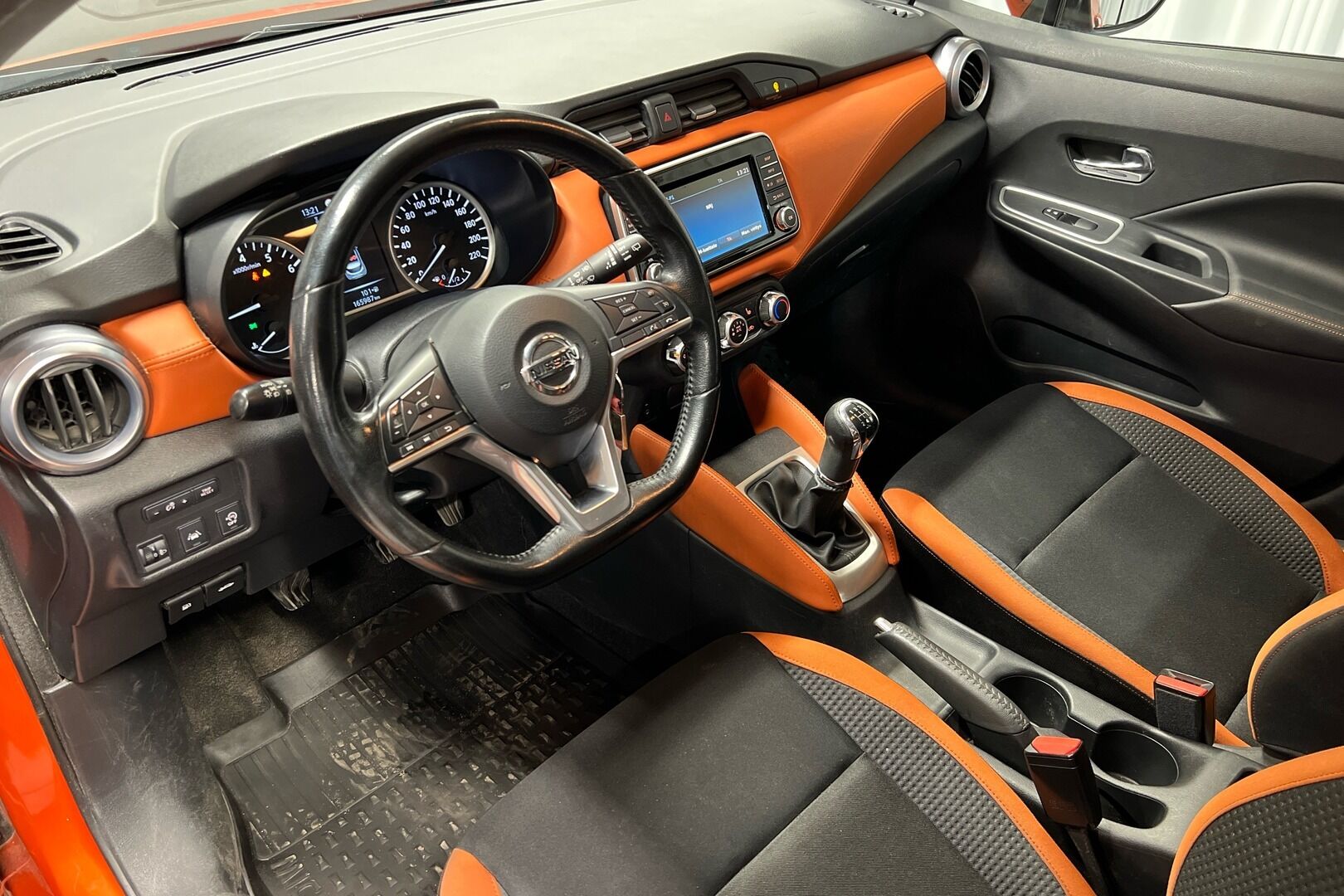 Nissan Micra iso kuva 11