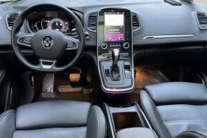 Renault Grand Scenic esikatselu 10