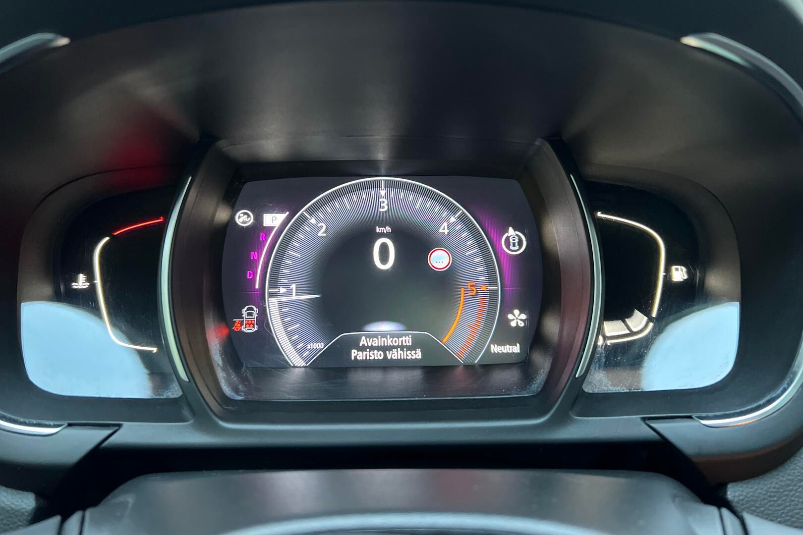 Renault Grand Scenic iso kuva 17