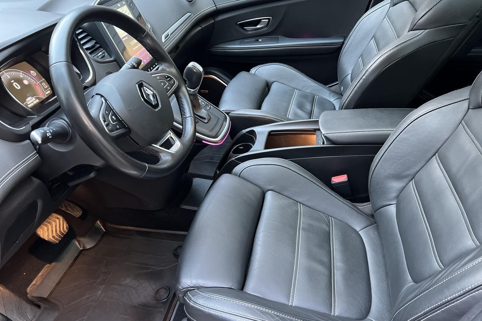 Renault Grand Scenic iso kuva 9