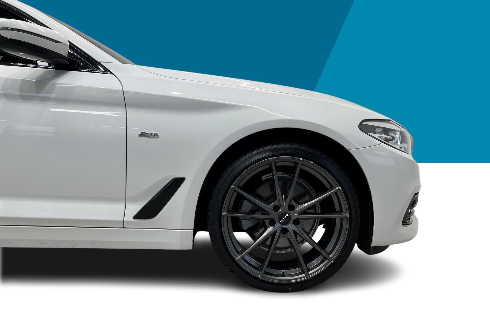 BMW 5-SARJA iso kuva 11