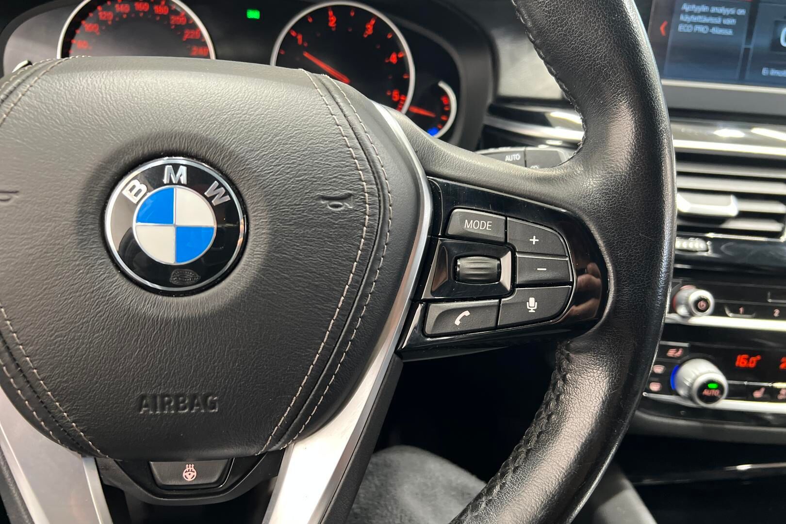 BMW 5-SARJA iso kuva 34