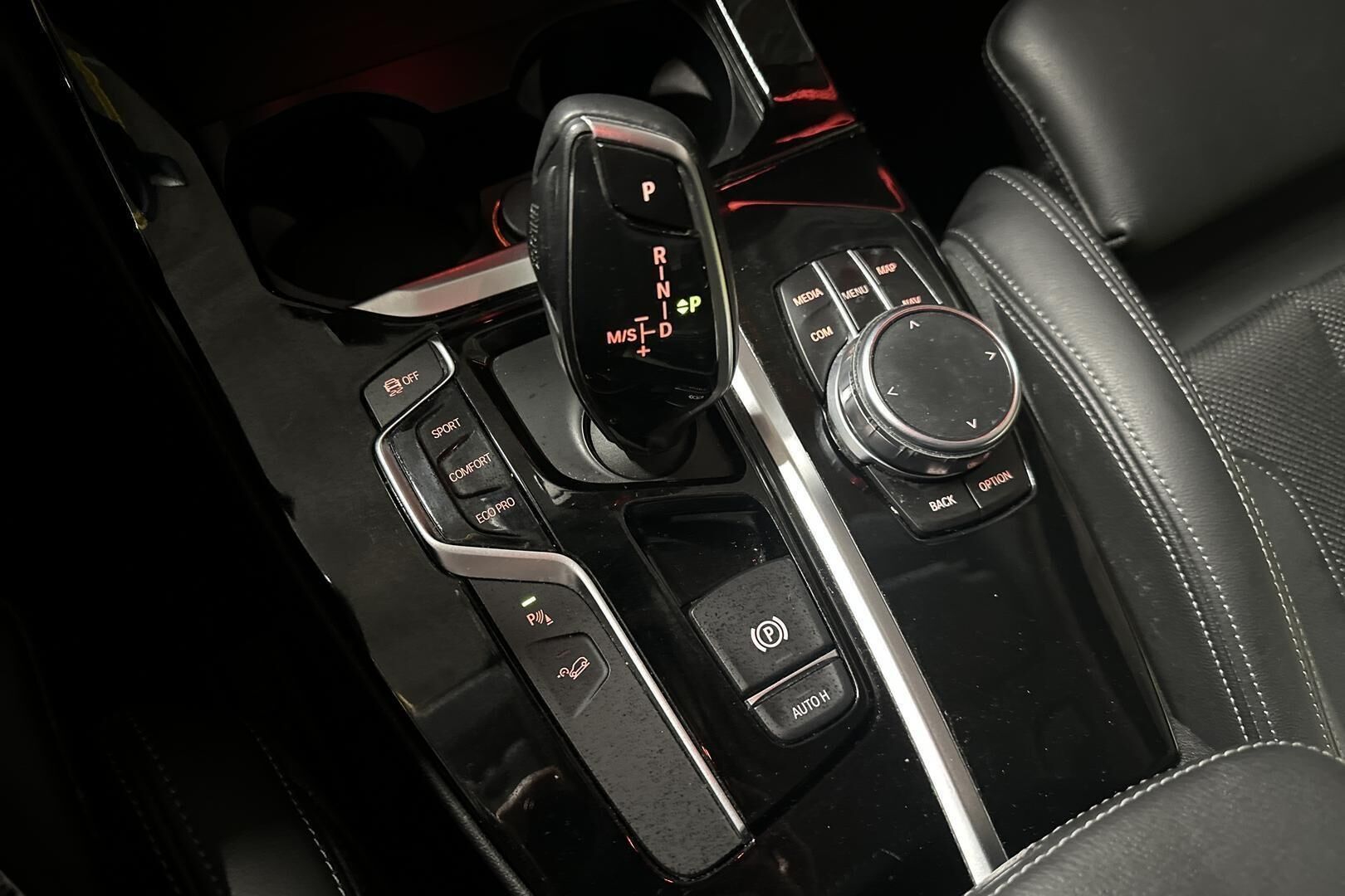 BMW X3 iso kuva 32