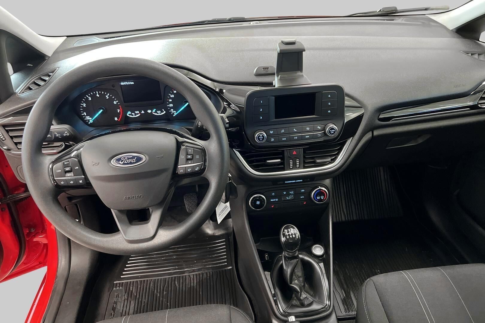 Ford Fiesta iso kuva 11
