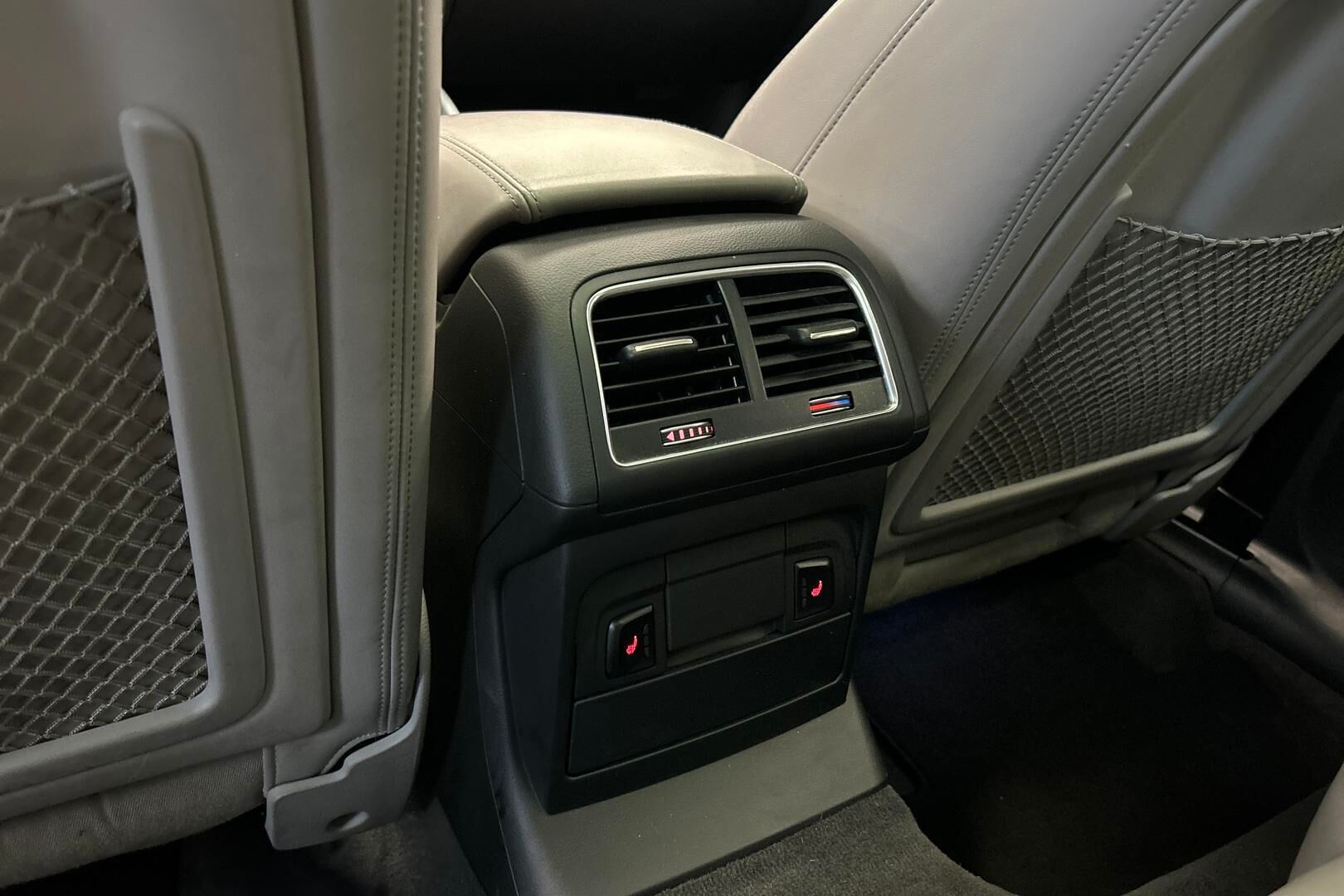 Audi SQ5 iso kuva 14