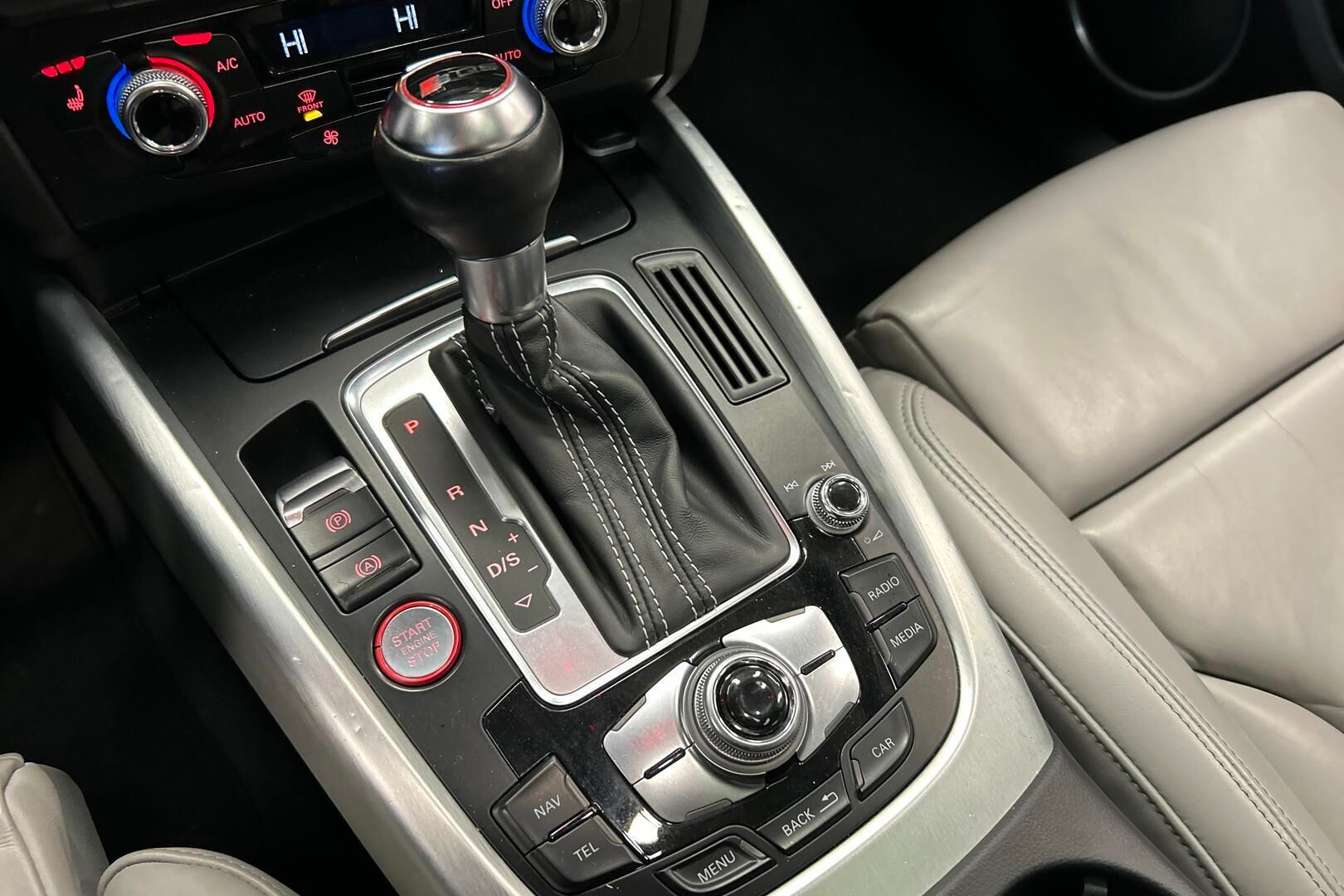 Audi SQ5 iso kuva 21