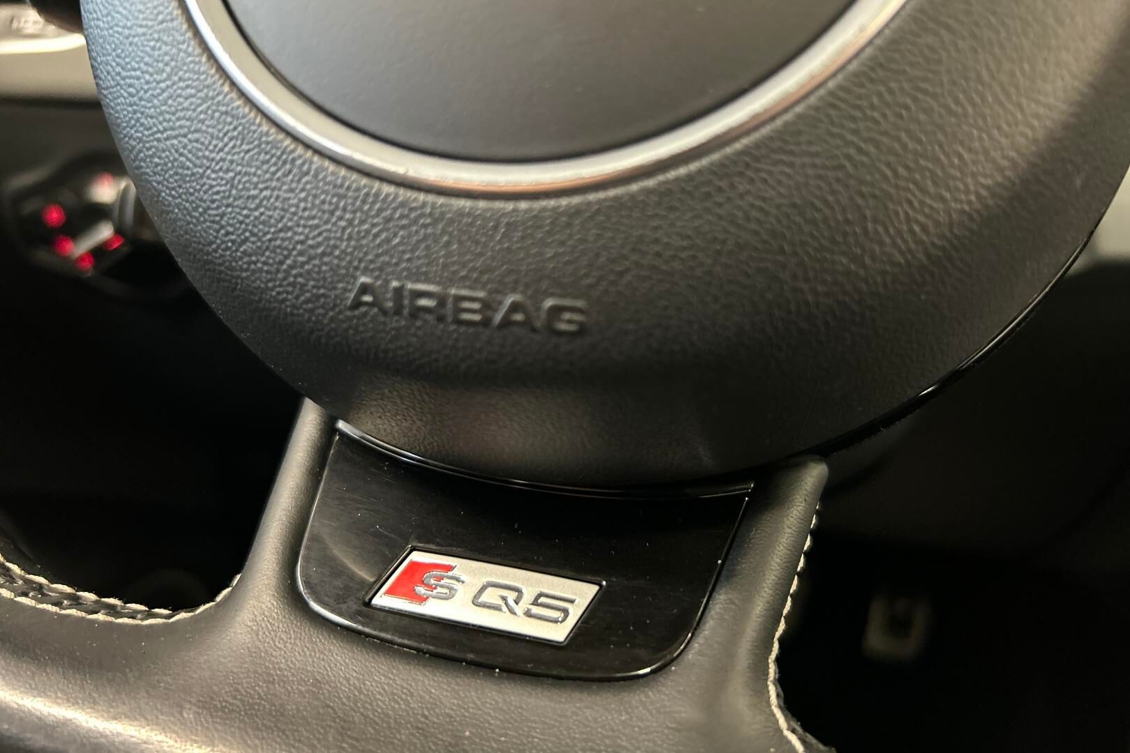 Audi SQ5 iso kuva 21