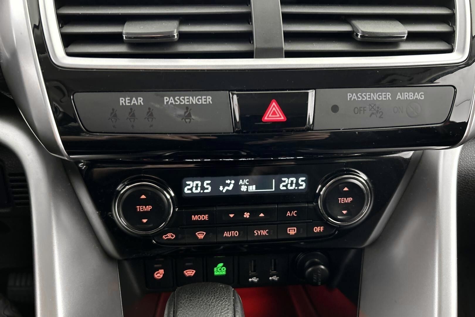 Mitsubishi Eclipse Cross iso kuva 19