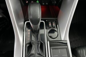 Mitsubishi Eclipse Cross esikatselu 20