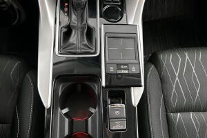 Mitsubishi Eclipse Cross esikatselu 21