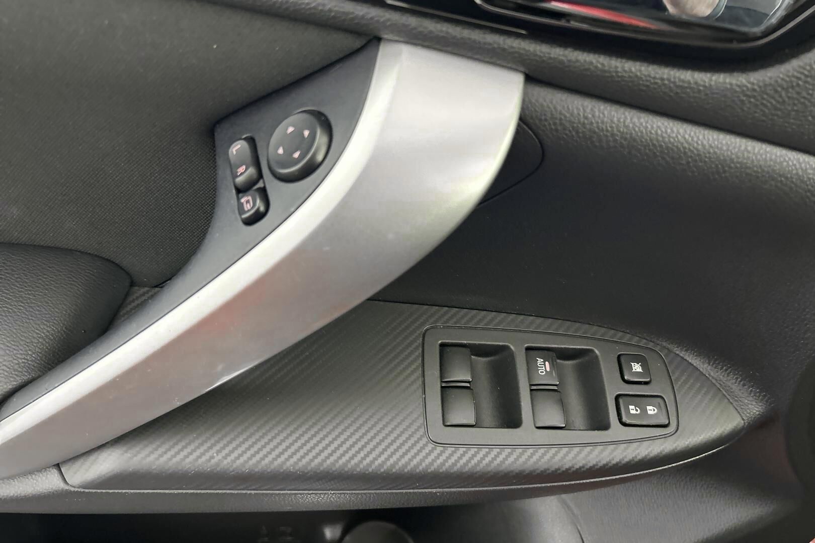 Mitsubishi Eclipse Cross iso kuva 25