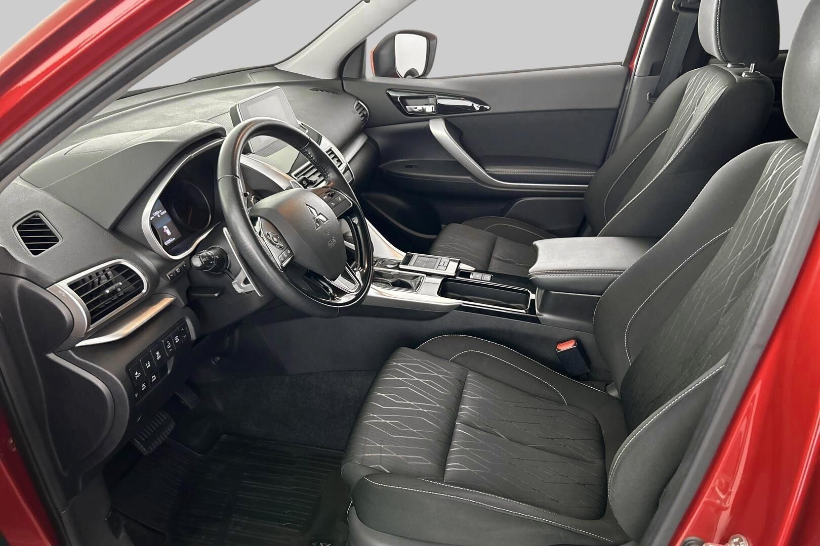 Mitsubishi Eclipse Cross iso kuva 9