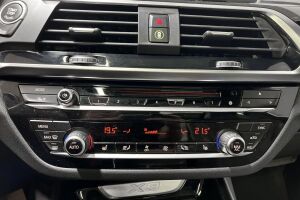 BMW X3 esikatselu 16