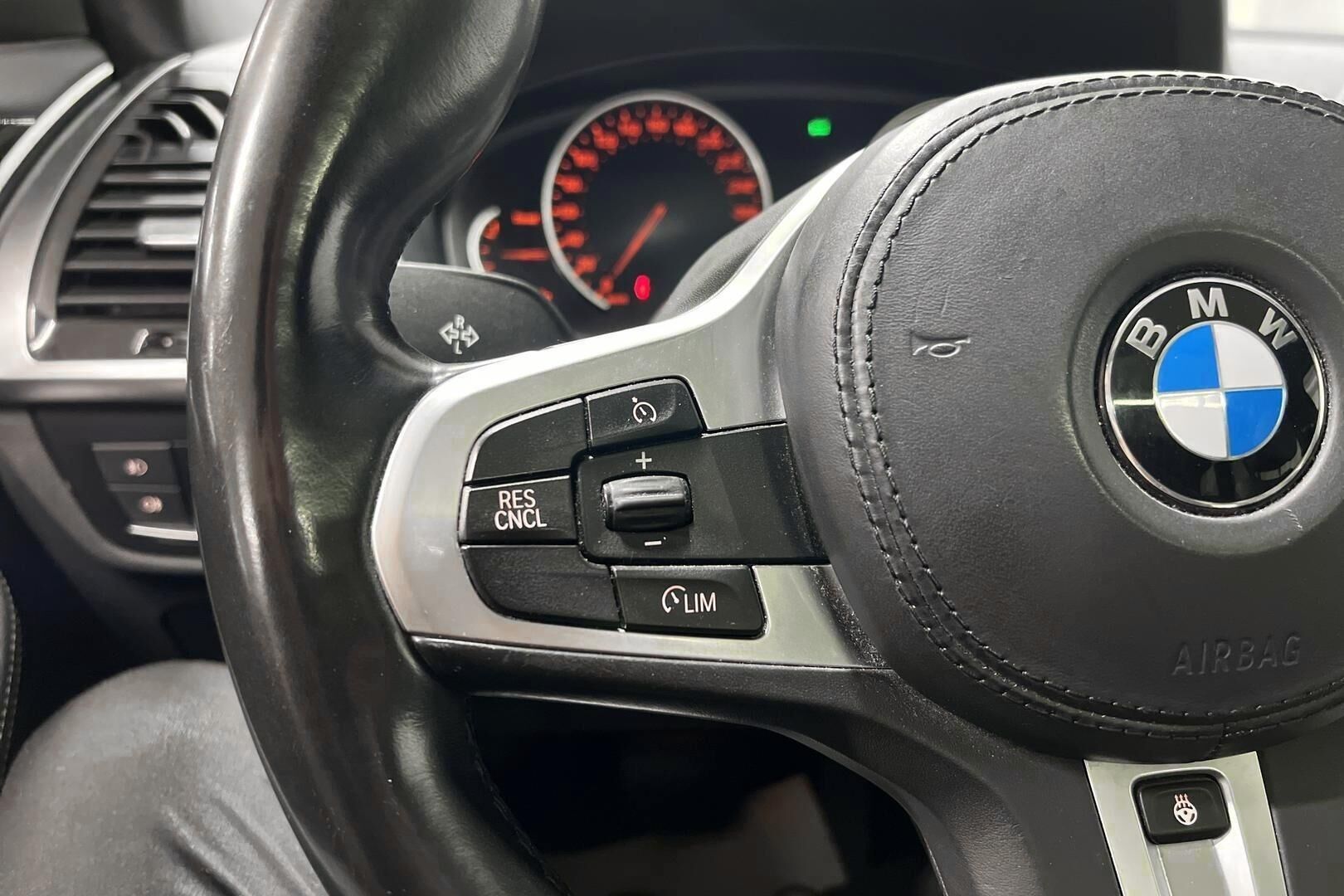 BMW X3 iso kuva 18