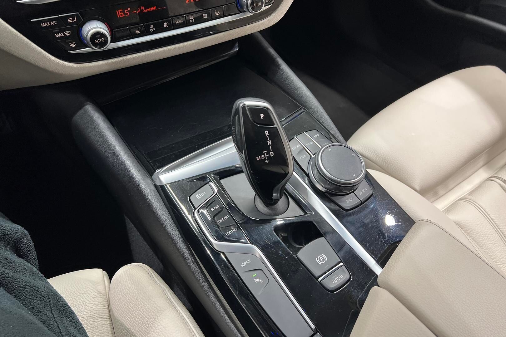 BMW 5-SARJA iso kuva 20