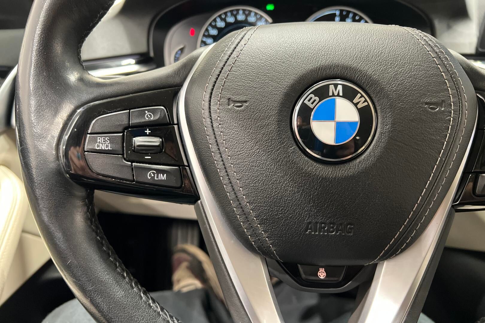 BMW 5-SARJA iso kuva 24